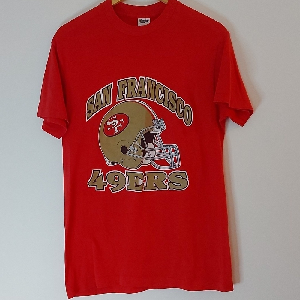 Vintage 1980s  San Francisco 49ers T Shirt.  Red Single Stitch Size Large